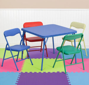 Childrens table and chairs4